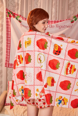 [Officially Licensed] Strawberry Shortcake x Micotaku Vintage Bath Towel - One Size