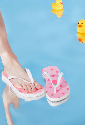 [Officially Licensed] Strawberry Shortcake x Micotaku Strawberry Printed Pink Flip Flops - L